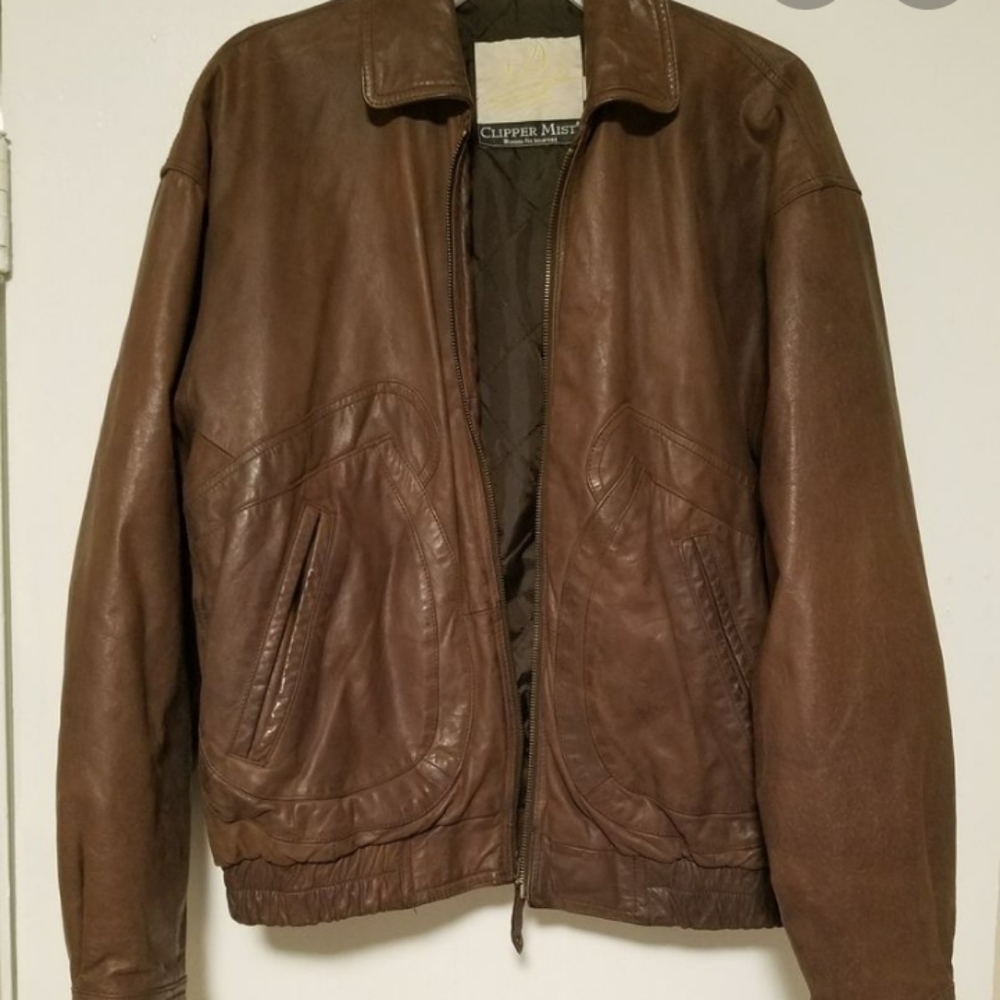 Mens vintage leather bomber jacket